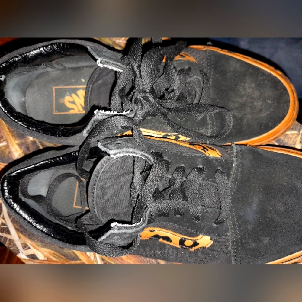 Vans - Picture 2 of 3